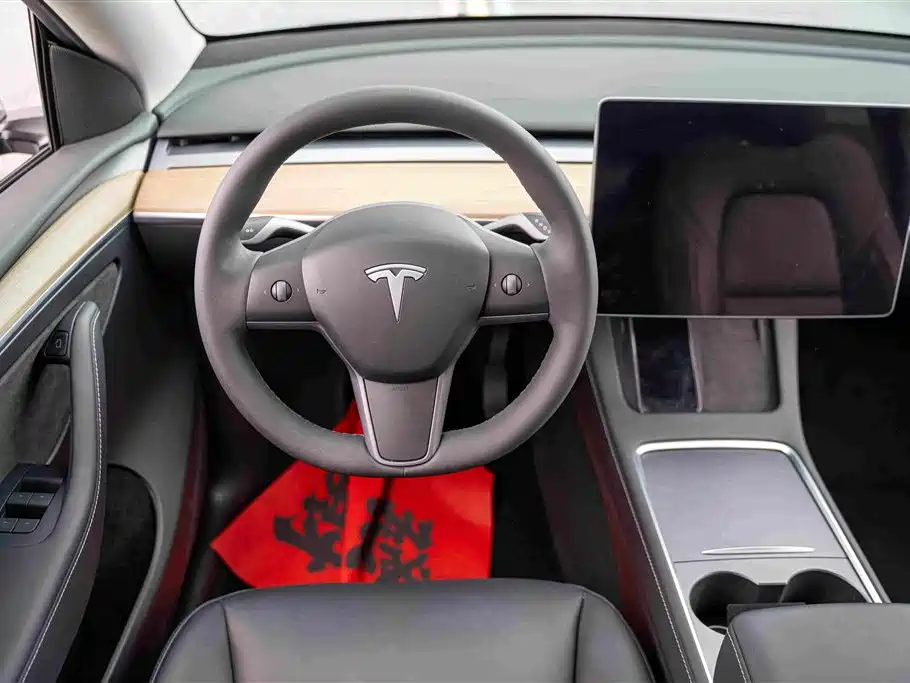 Tesla Model Y 2022 — фото 19