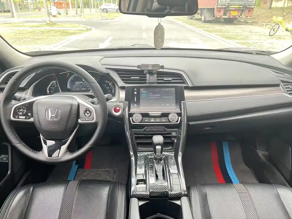 Honda Civic 2019 — фото 16