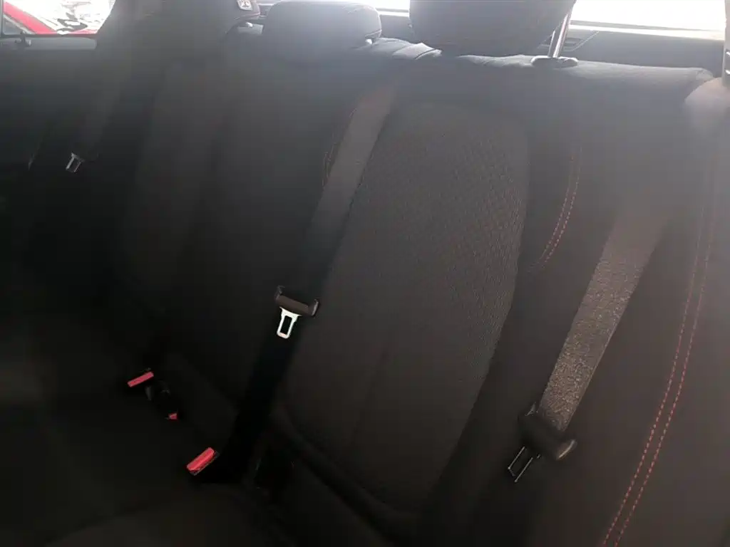 BMW 1 Series 2017 — фото 17