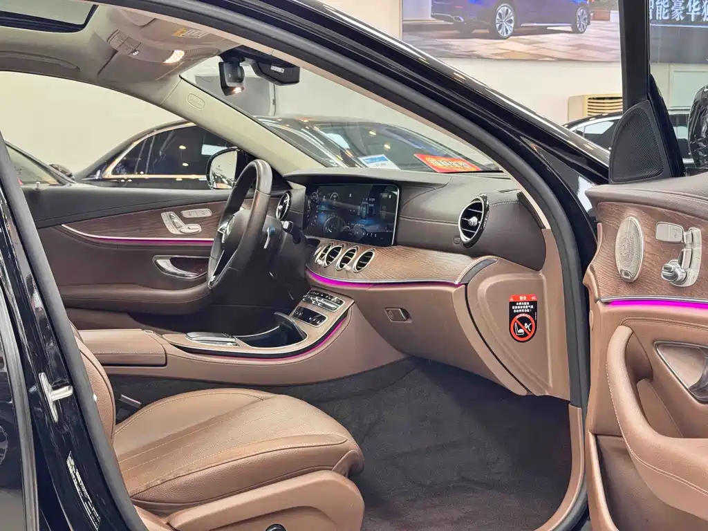 Mercedes-Benz E-Class 2022 — фото 16