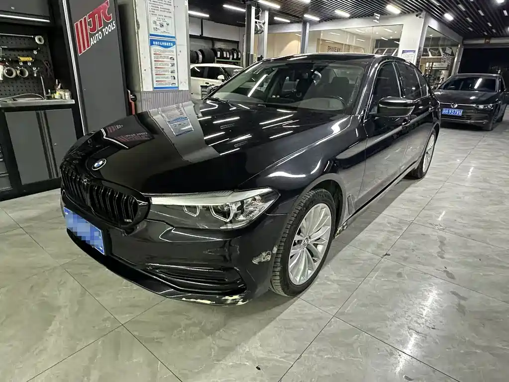 BMW 5 Series 2020 — фото 12