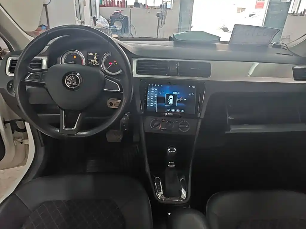 Skoda Rapid 2018 — фото 10