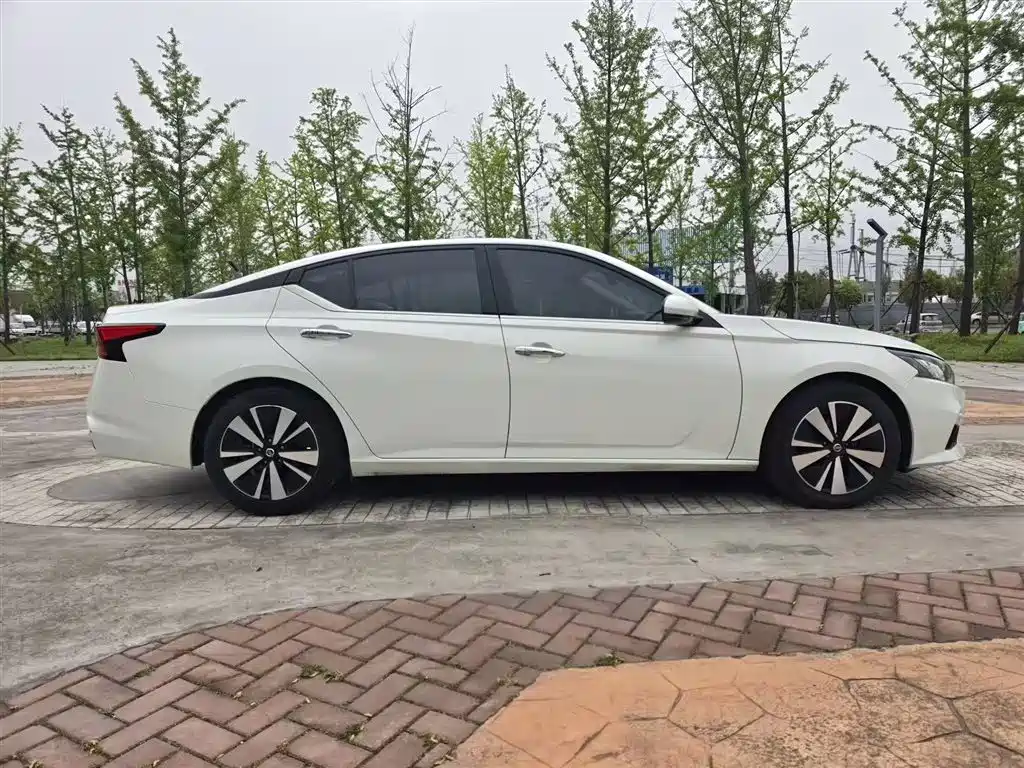 Nissan Teana 2022 — фото 24