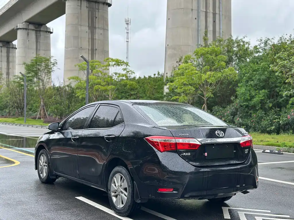 Toyota Corolla 2017 — фото 4