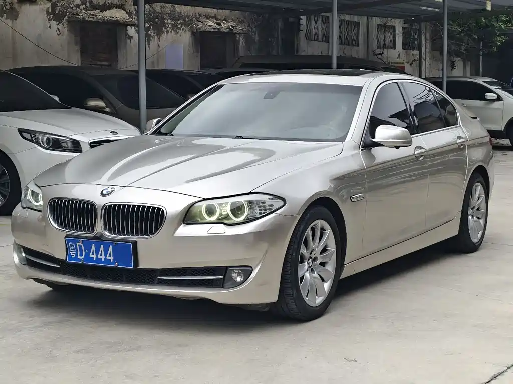 BMW 5 Series 2011 — фото 2