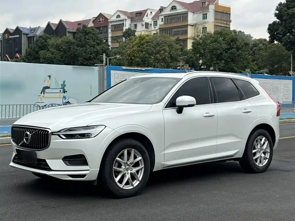 Volvo XC60 2019 — фото 2