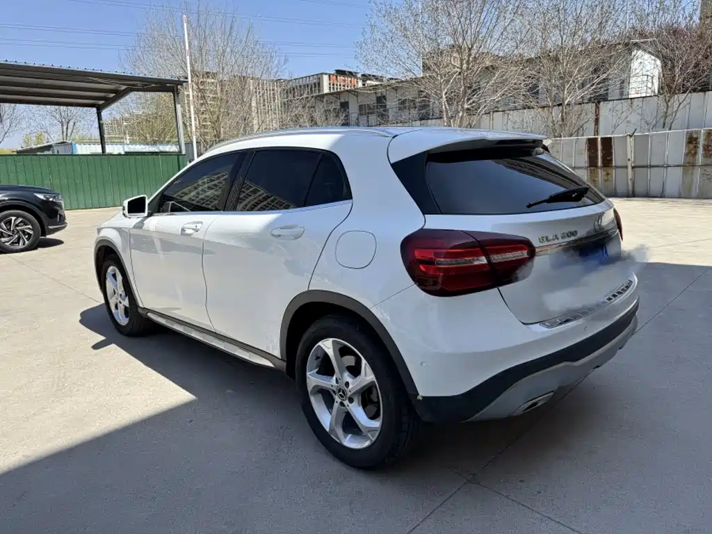 Mercedes-Benz GLA 2018 — фото 24
