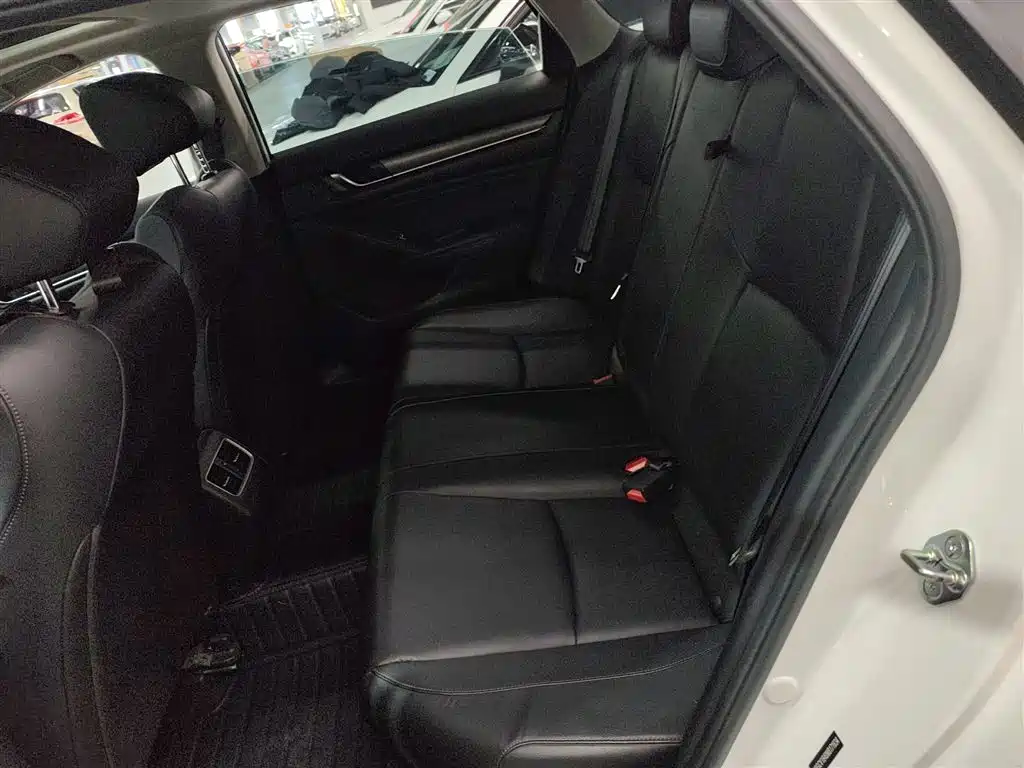 Honda Accord 2021 — фото 13
