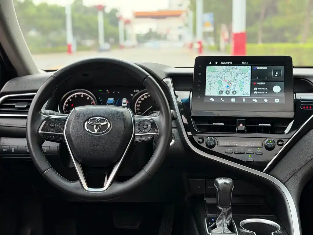 Toyota Camry 2022 — фото 17