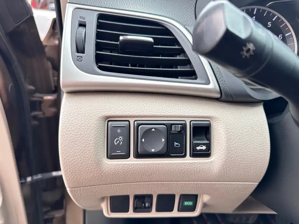 Nissan Sylphy 2017 — фото 16