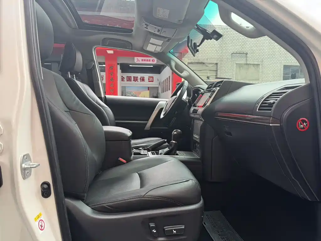 Toyota Prado 2019 — фото 11
