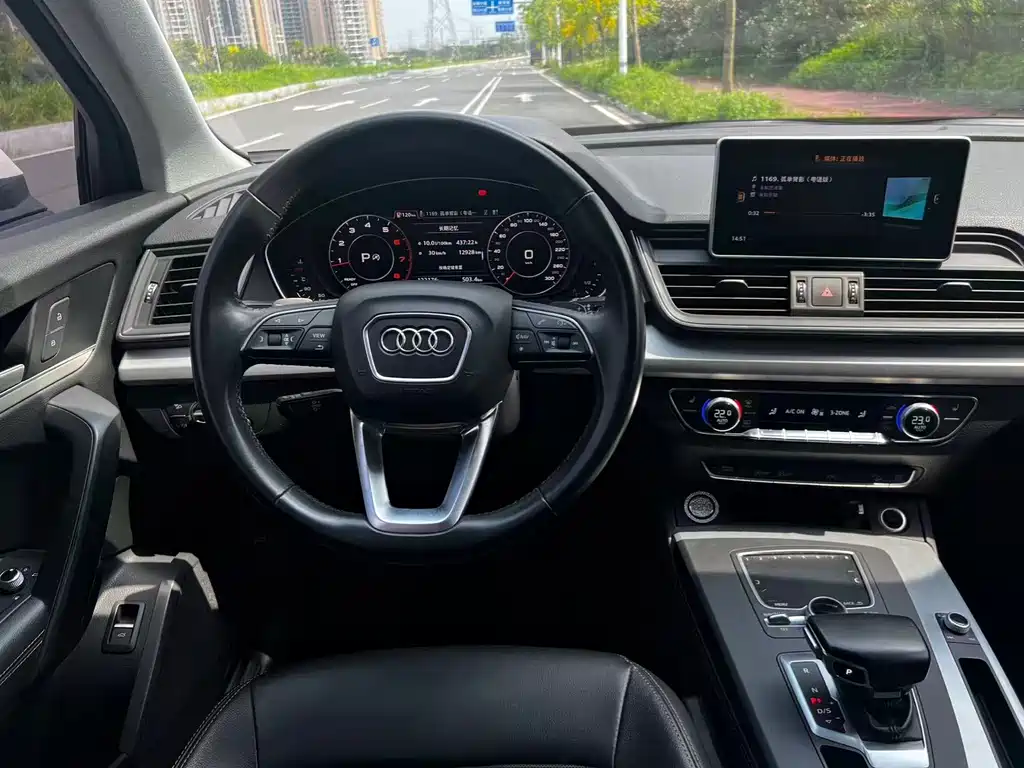 Audi Q5L 2019 — фото 12