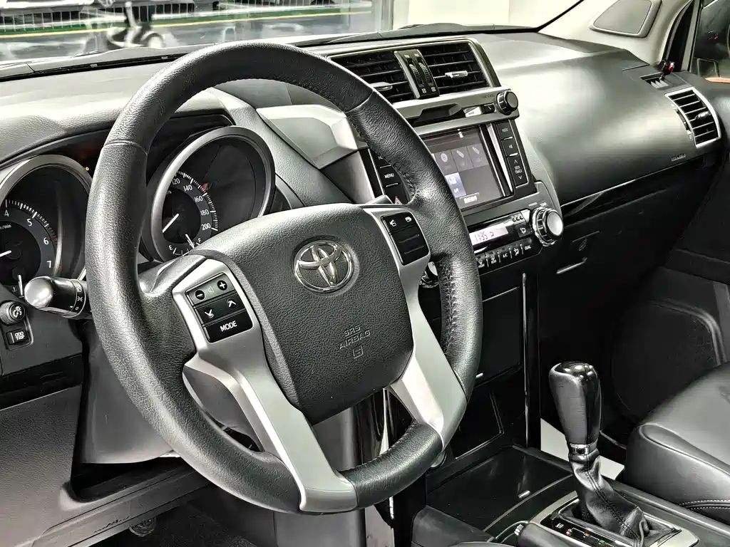 Toyota Prado 2017 — фото 7