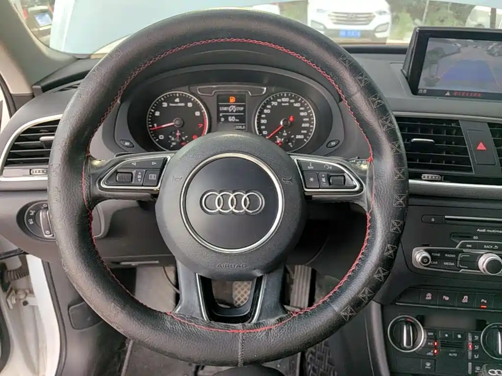 Audi Q3 2016 — фото 11