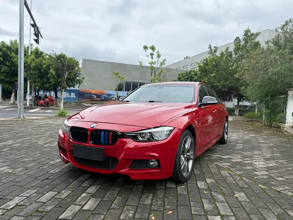 BMW 3 Series 2018 — фото 1