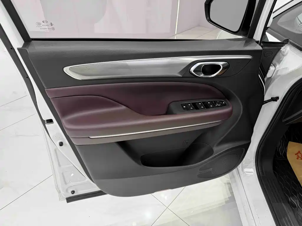 GAC Trumpchi M6 2022 — фото 8