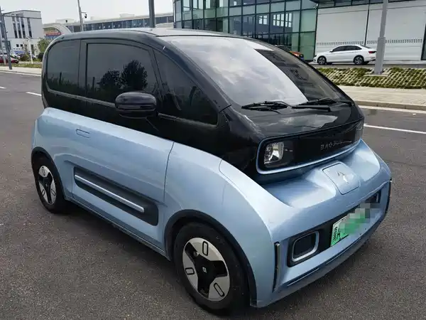 Baojun E300 2021