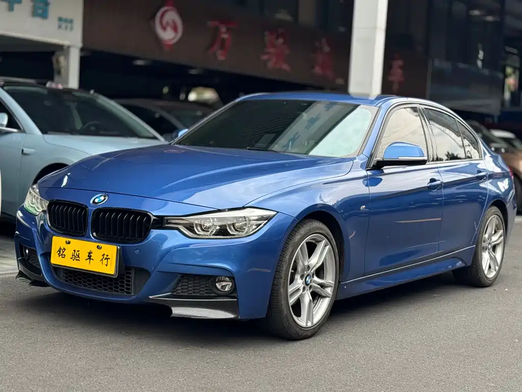 BMW 3 Series 2018 — фото 1
