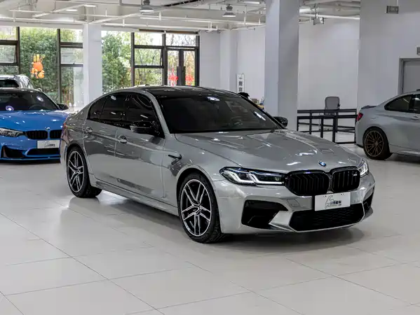 BMW M5 2021