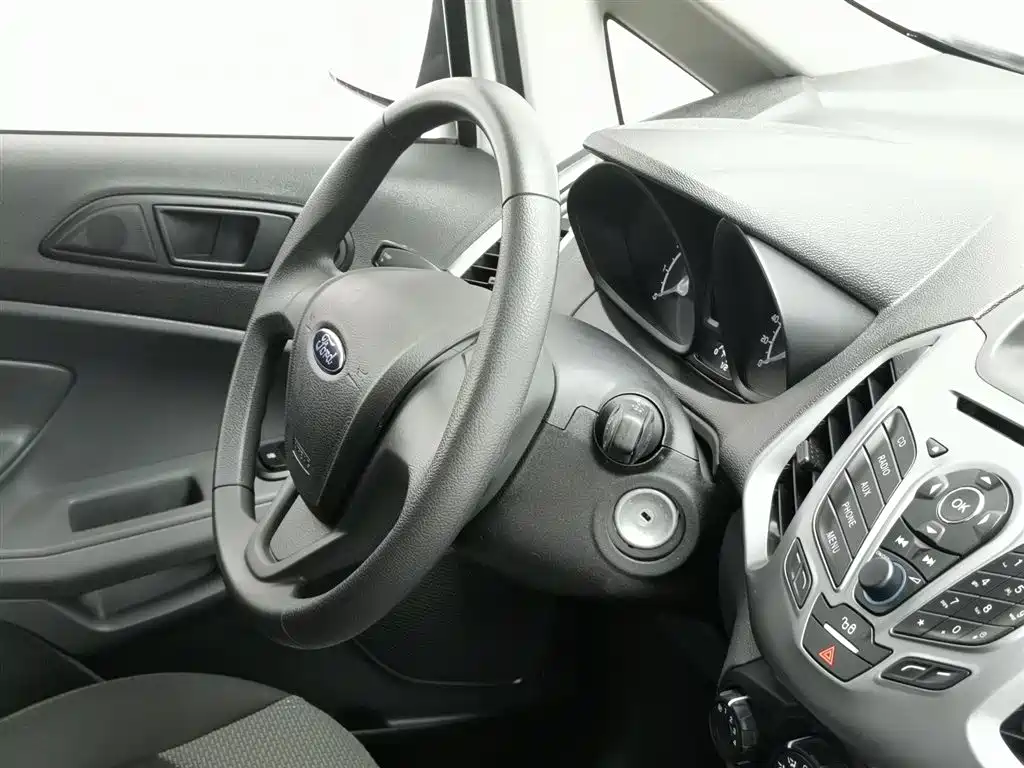 Ford Ecosport 2017 — фото 22