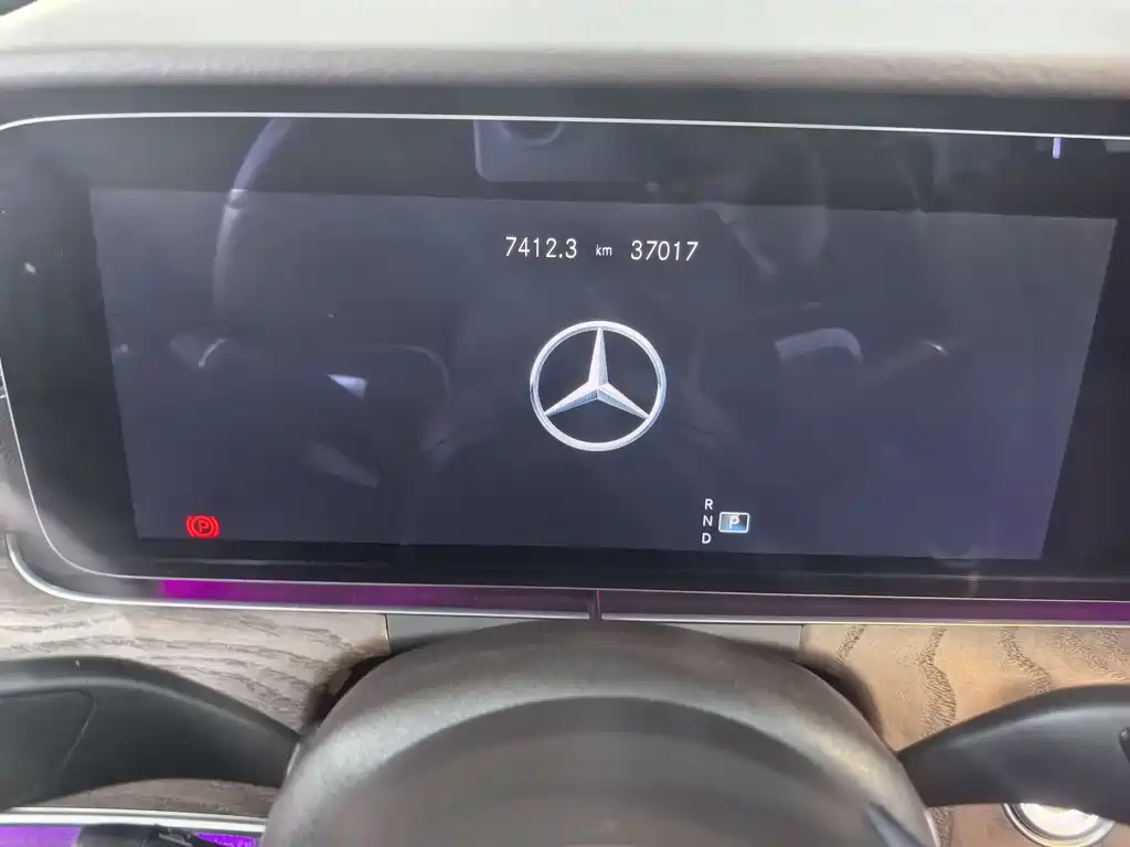 Mercedes-Benz E-Class 2023 — фото 21