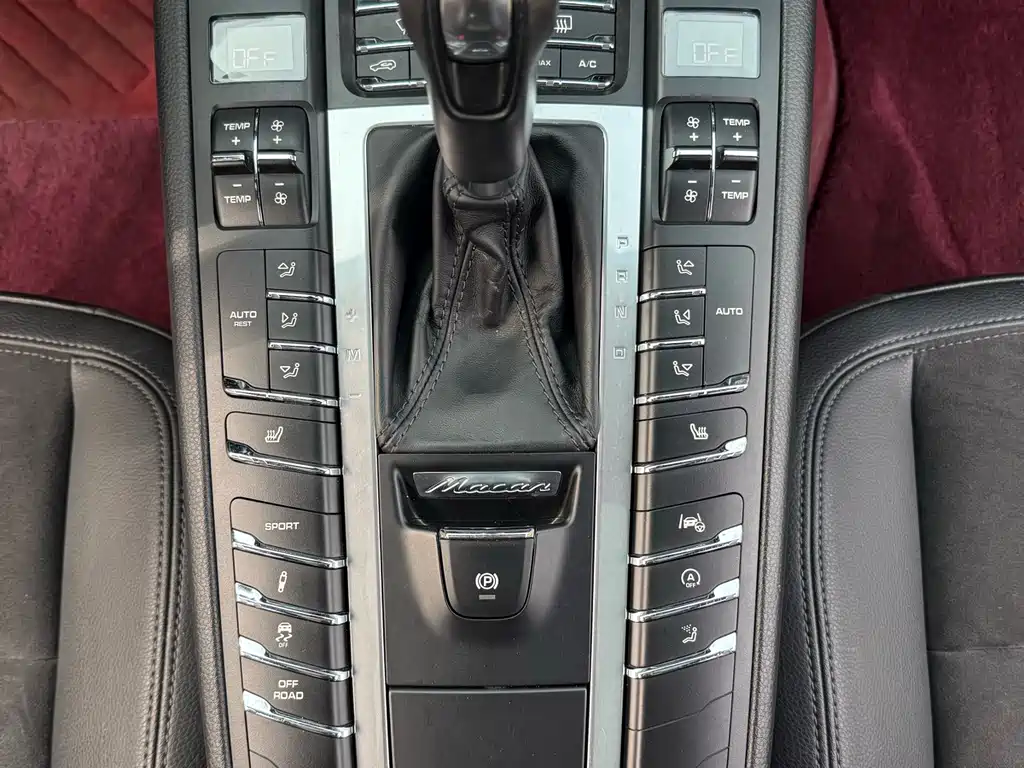 Porsche Macan 2019 — фото 17
