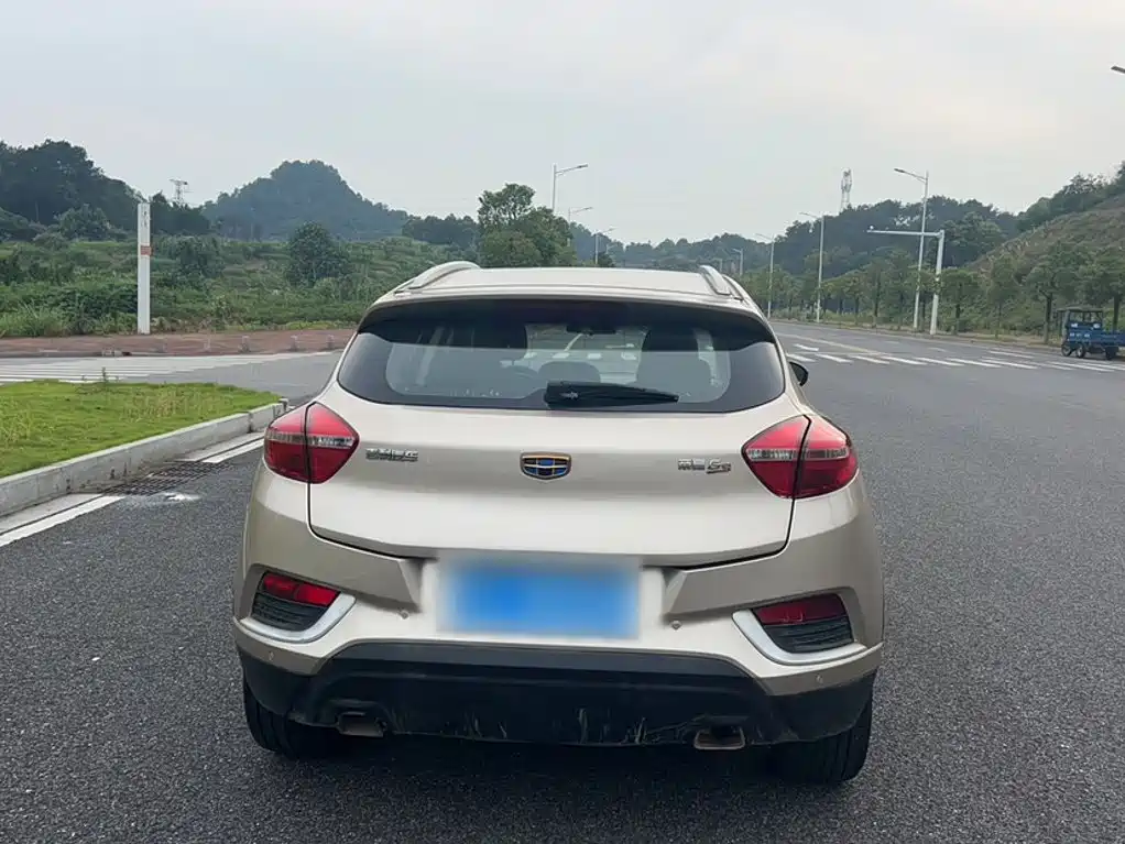 Geely Emgrand GS 2018 — фото 25