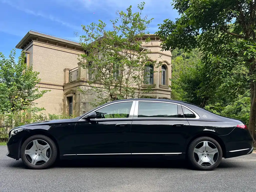 Mercedes-Benz S-Class 2025