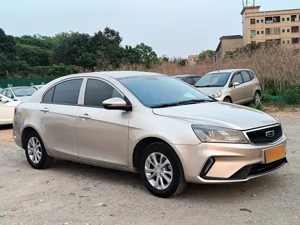 Geely Emgrand 2021