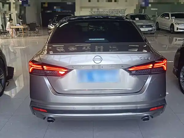 Nissan Teana 2024