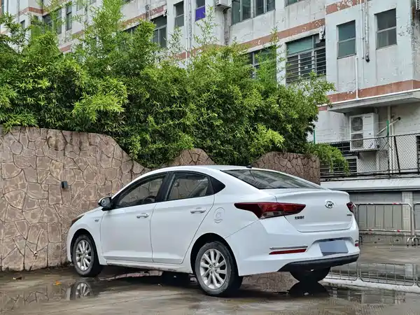 Hyundai Verna 2016