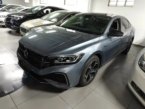 Volkswagen Passat 2023
