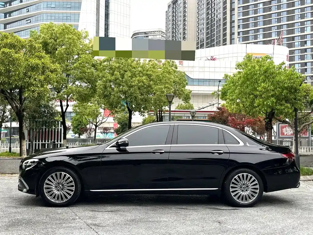 Mercedes-Benz E-Class 2023