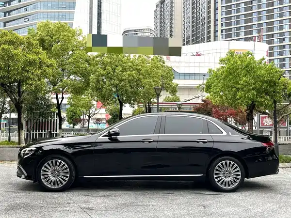 Mercedes-Benz E-Class 2023