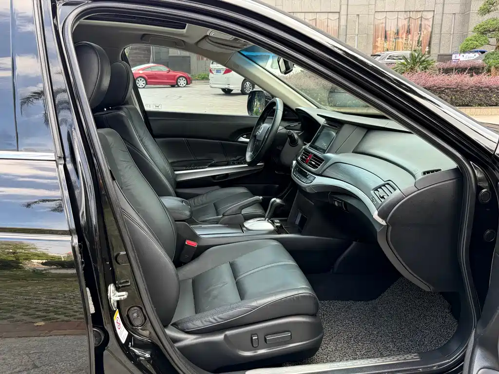 Honda Crosstour 2015 — фото 11