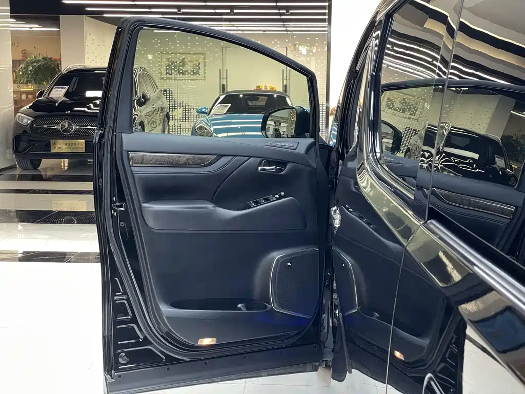 Toyota Vellfire 2020