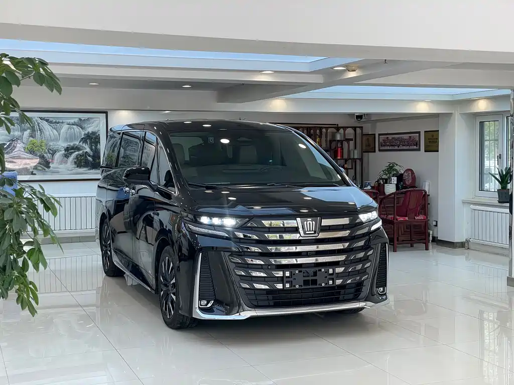 Toyota Vellfire 2024 — фото 3