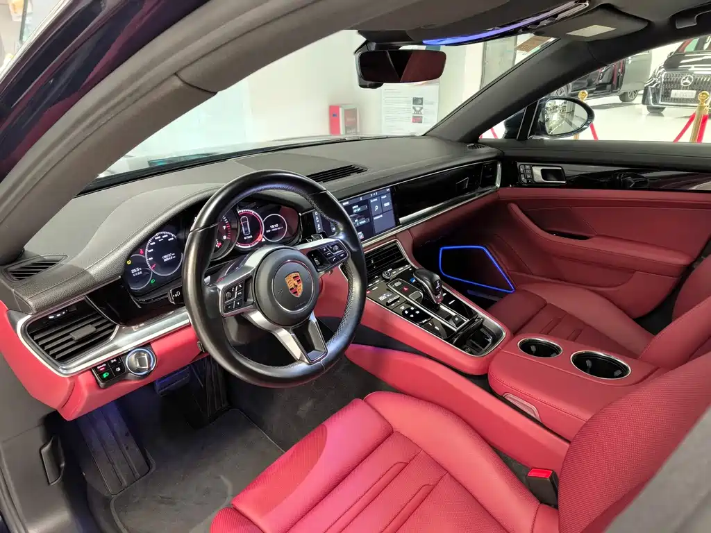 Porsche Panamera 2018 — фото 15