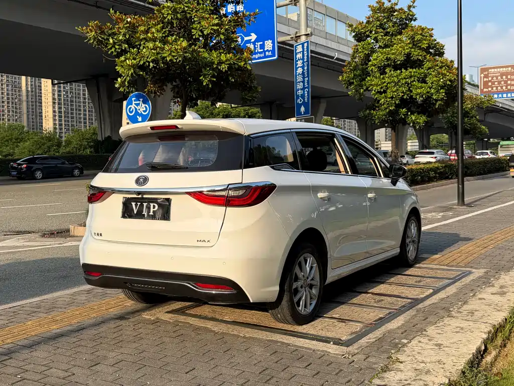 BYD MAX 2019 — фото 19