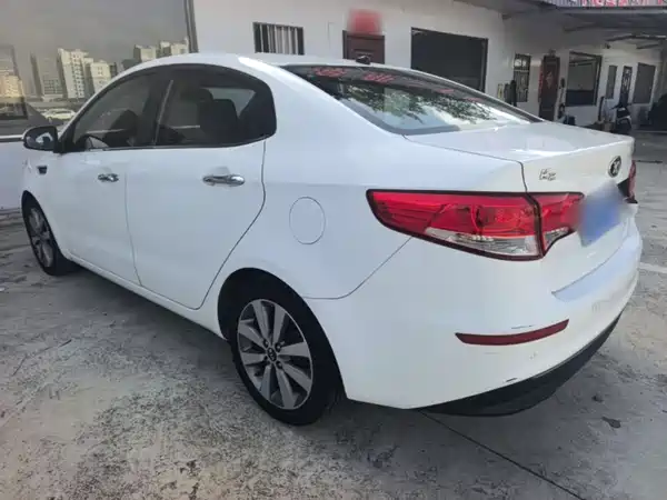 Kia K2 2015