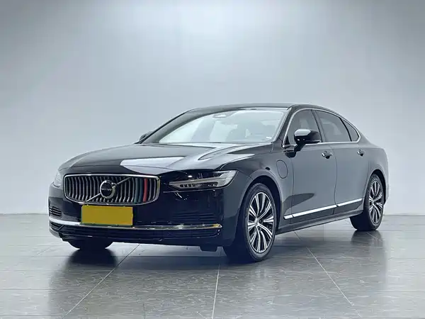 Volvo S90 Plug-In Hybrid 2022