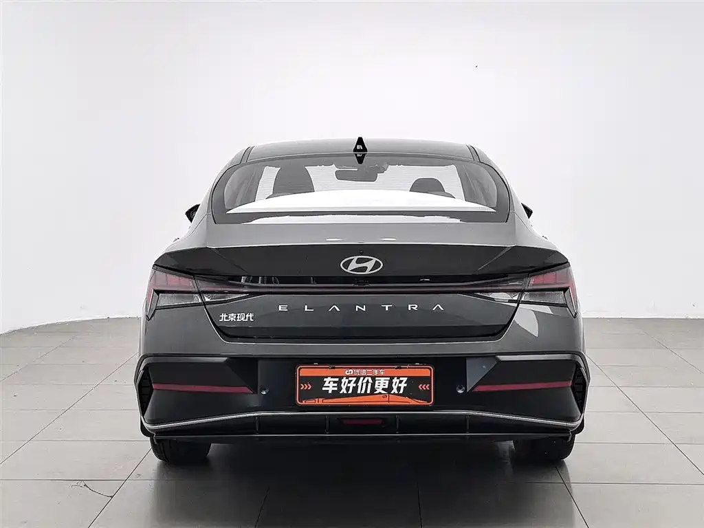 Hyundai Elantra 2025 — фото 4