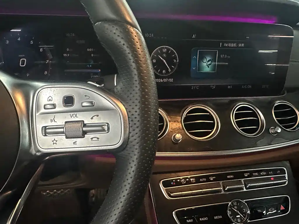 Mercedes-Benz E-Class 2019 — фото 10