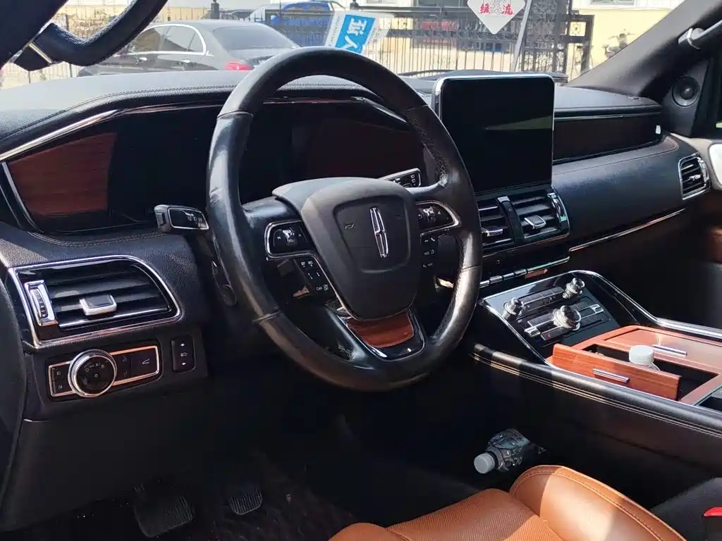 Lincoln Navigator 2021 — фото 10