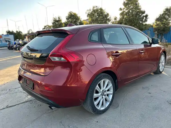 Volvo V40 2015