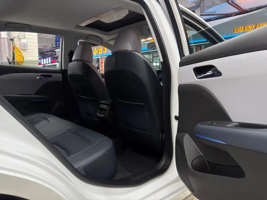 Chevrolet Cruze 2023 — фото 25