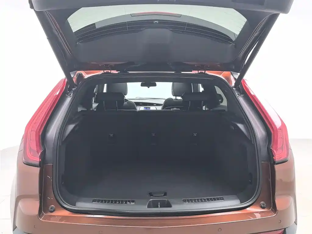 Cadillac XT4 2019 — фото 16