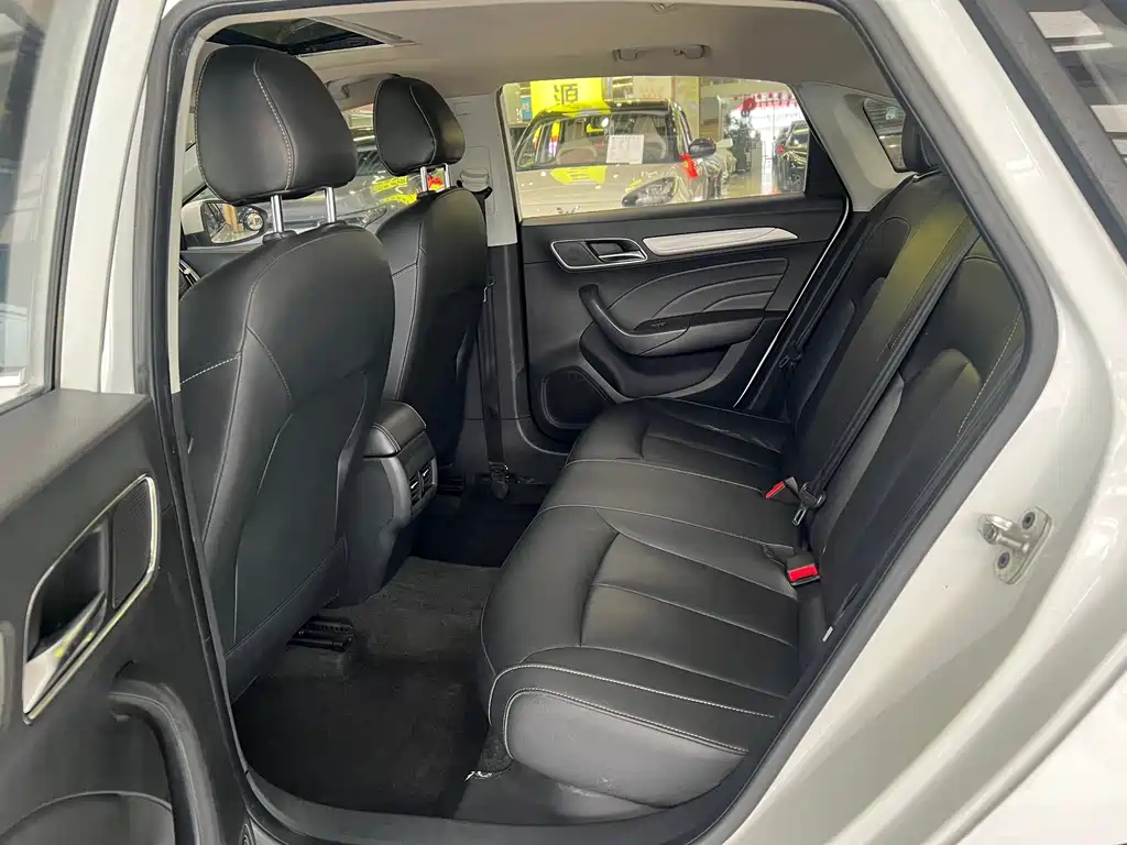 Roewe i6 New Energy 2019 — фото 10