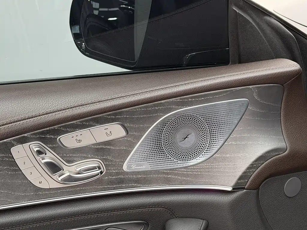Mercedes-Benz CLS 2020 — фото 16