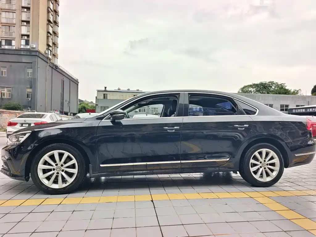 Volkswagen Passat 2017 — фото 4